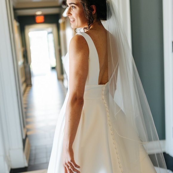 Simple & Elegant Stella York Wedding Dress - Picture 5 of 6